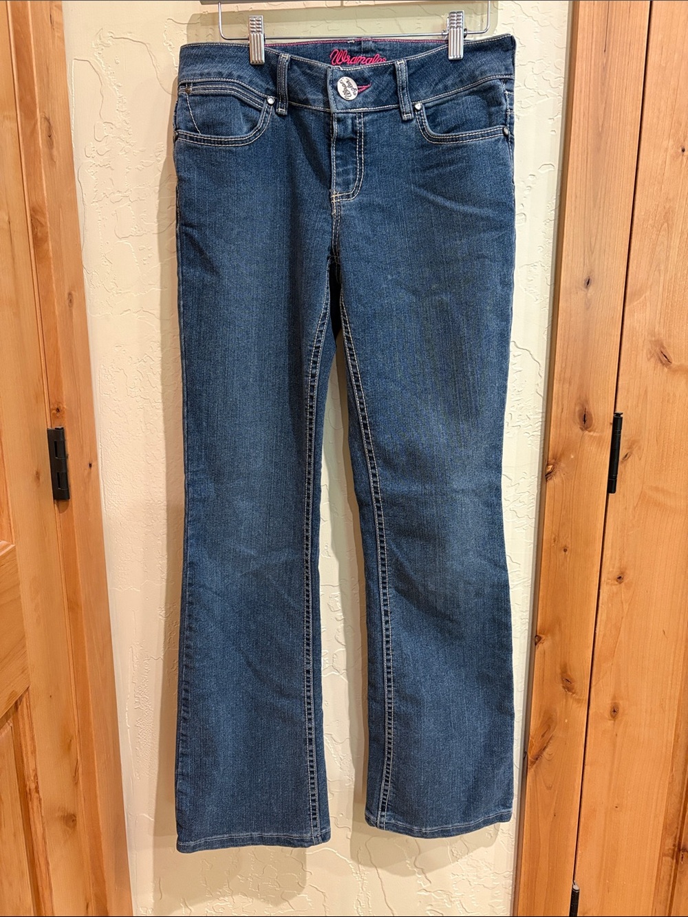 Wrangler Women's Indigo Flare Jeans w/Pink Stitching Size 5/6 x 32